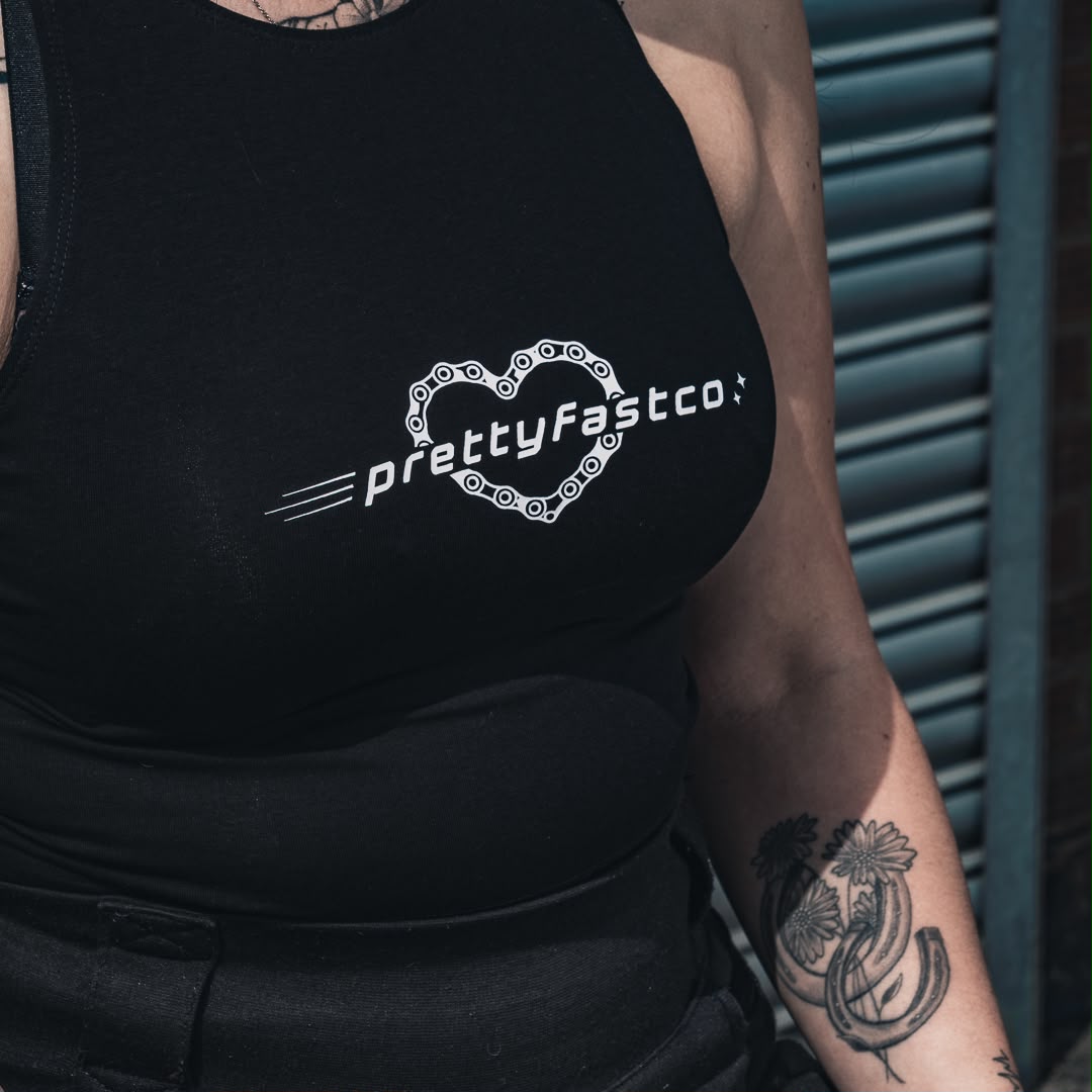 PrettyFastCo Chain Heart Fitted High Neck Cropped Vest In Black